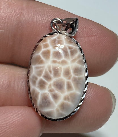 Natrolite Pendant,AAAA+ Natural Authentic Natrolite Pendant,925 Silver Pendant,Gemstone Pendant,Pink Larimar ET123