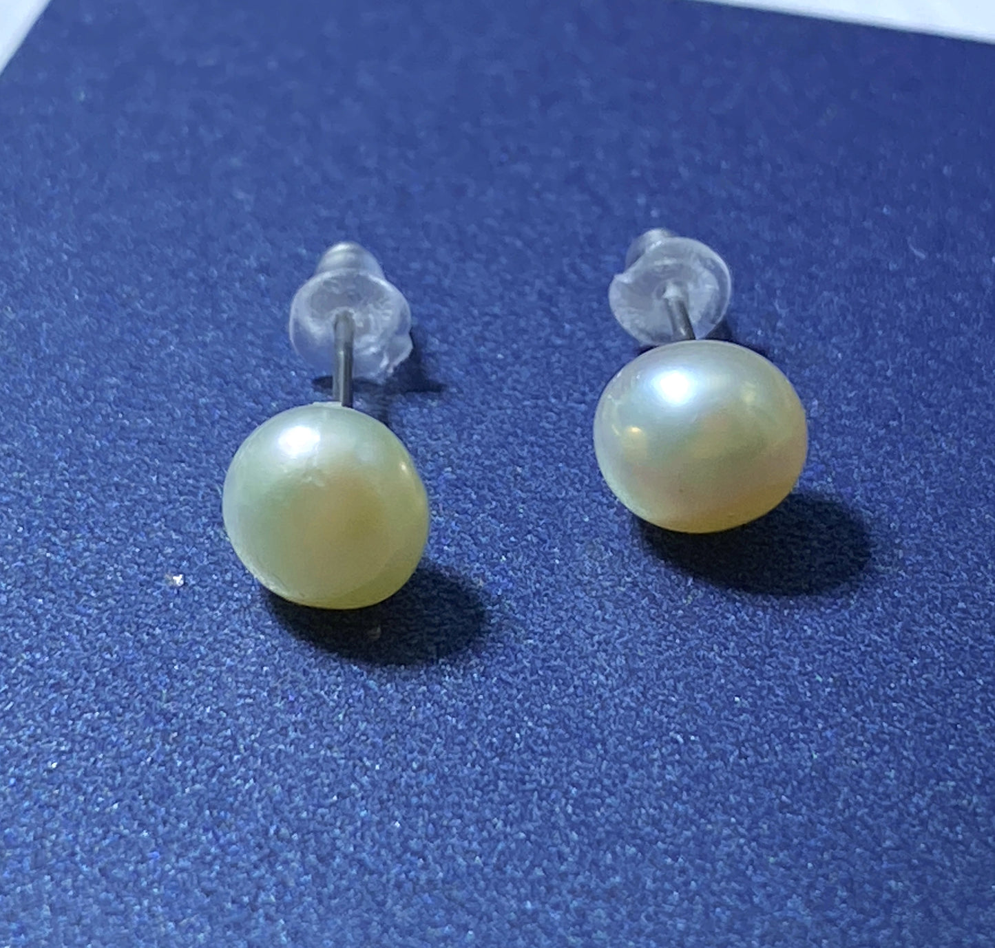 Natural pearl earrings,freshwater pearl earrings,pearl studs,women's jewelry,Birthstone Jewelry, Gift for Her,Gift For Mom