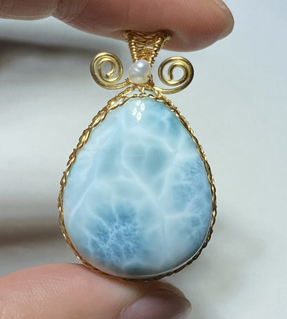 AAA+ Natural Authentic Dominican Larimar Pendant,Gems Jewelry,Gems Pendant,Crystal Pendant,ET377